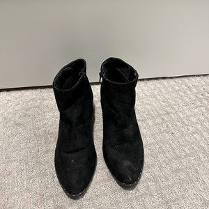 Women’s black booties, size 9 (40), block heel
